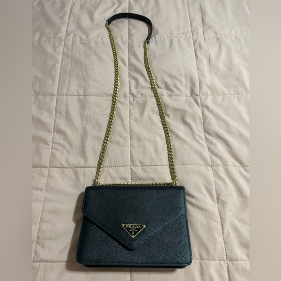 Prada handbag - Picture 1 of 5